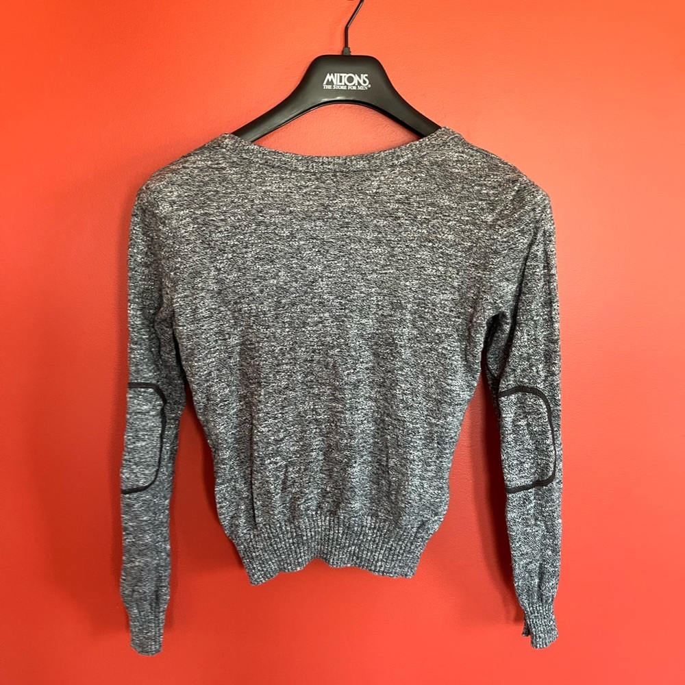 H&M top “Divided” - Picture 2 of 2